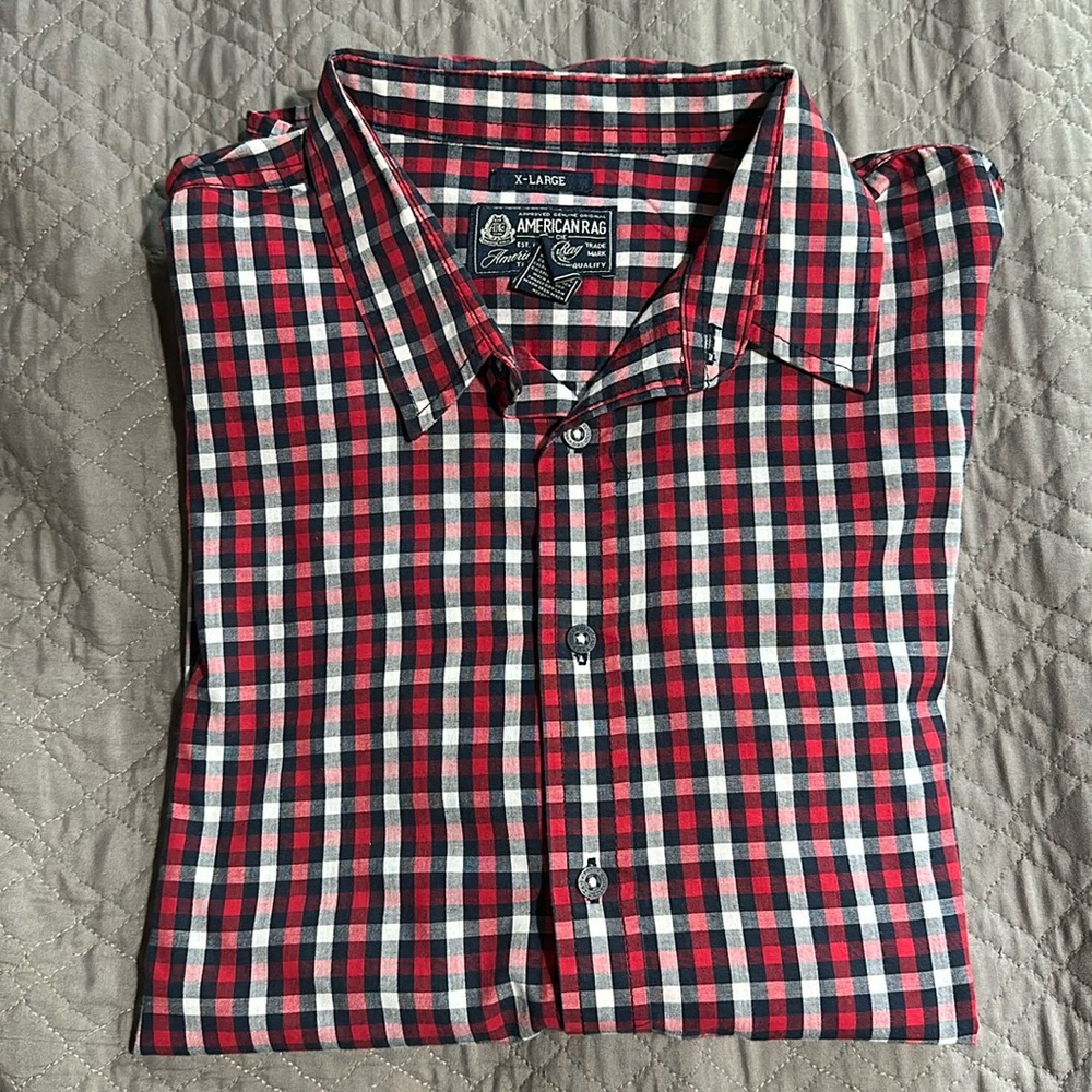 AMERICAN RAG MEN’S LONG SLEEVE LIGHTWEIGHT PLAID BUTTON DOWN SHIRT